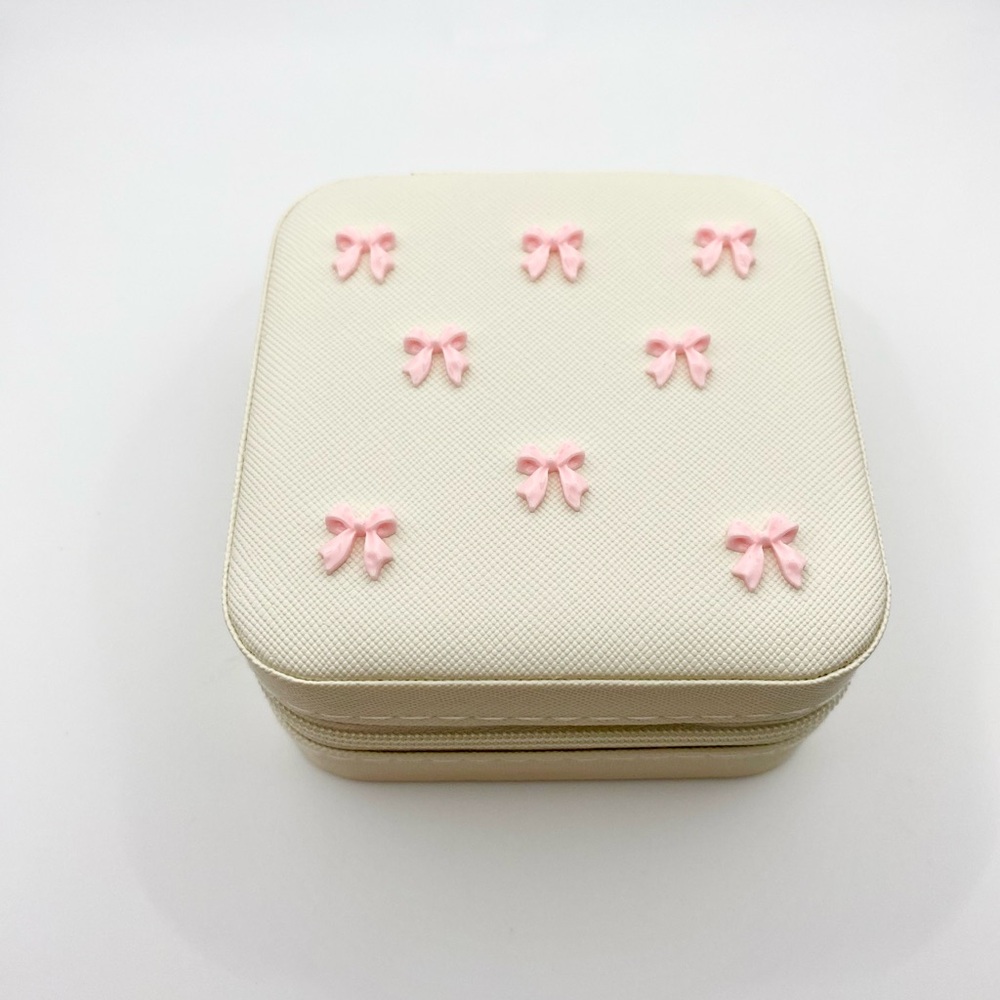 Cream Jewelry Box with Pink Bows